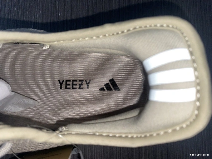 V2 Beige 350 Black Yeezy Adidas HP7870 Boost 0825